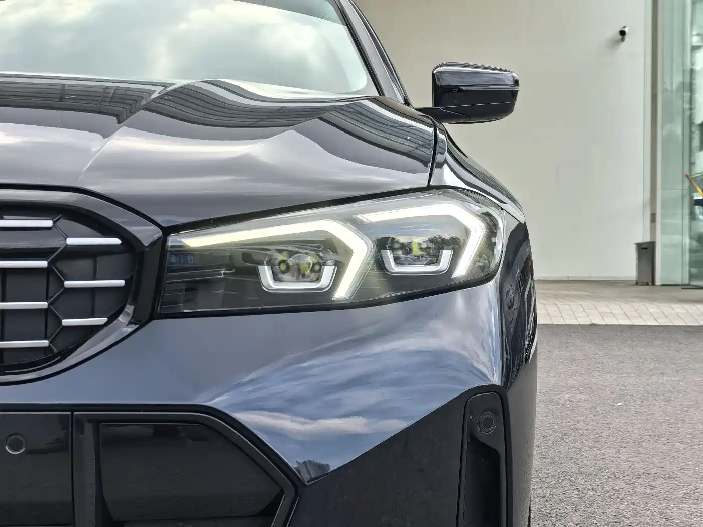 BMW 3 Series 2024 325Li M Sport Shadowline Package фото 9