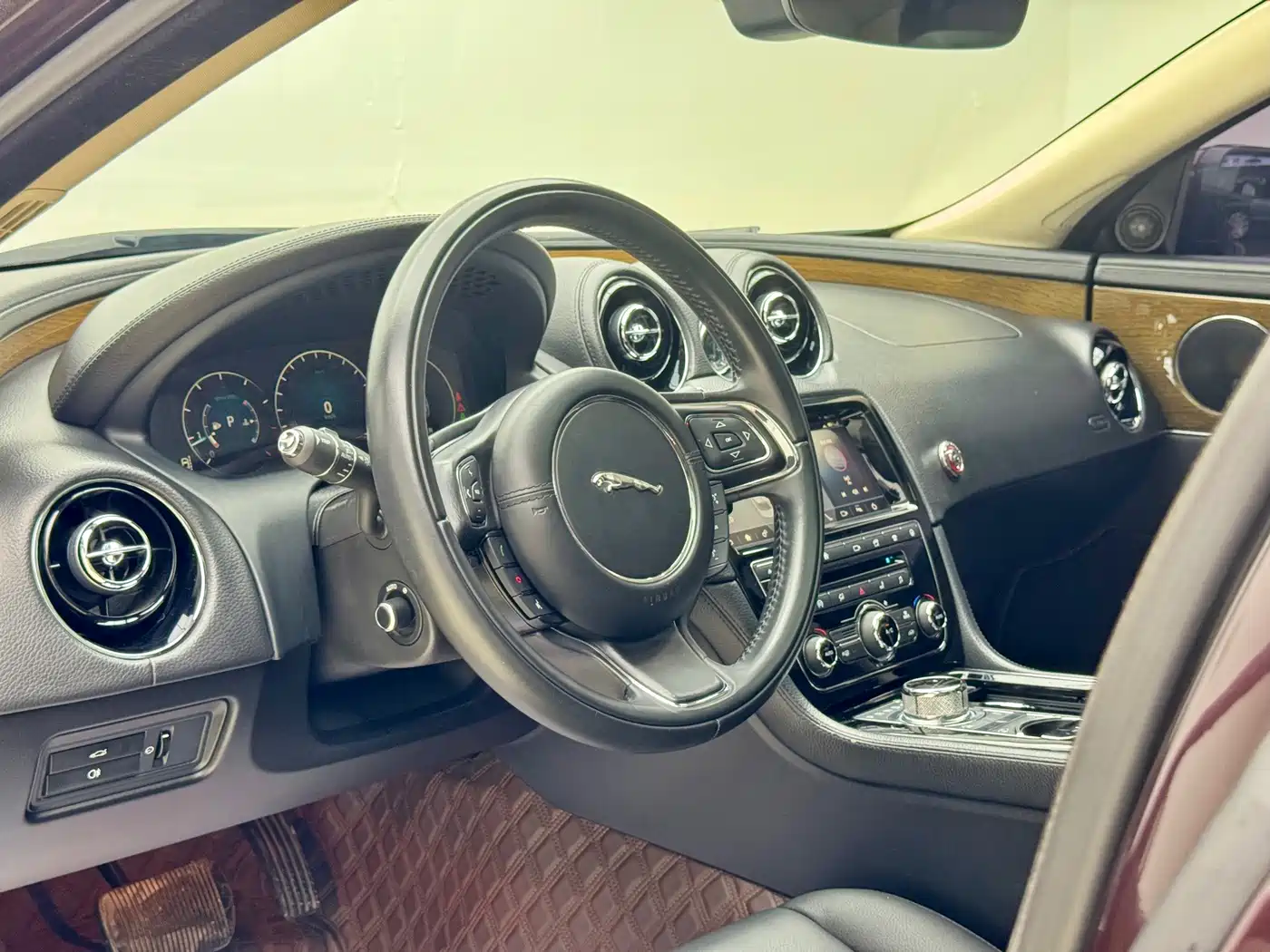 Jaguar XJ 2018 2018 XJL 3.0 SC 2WD Elegant Business Edition