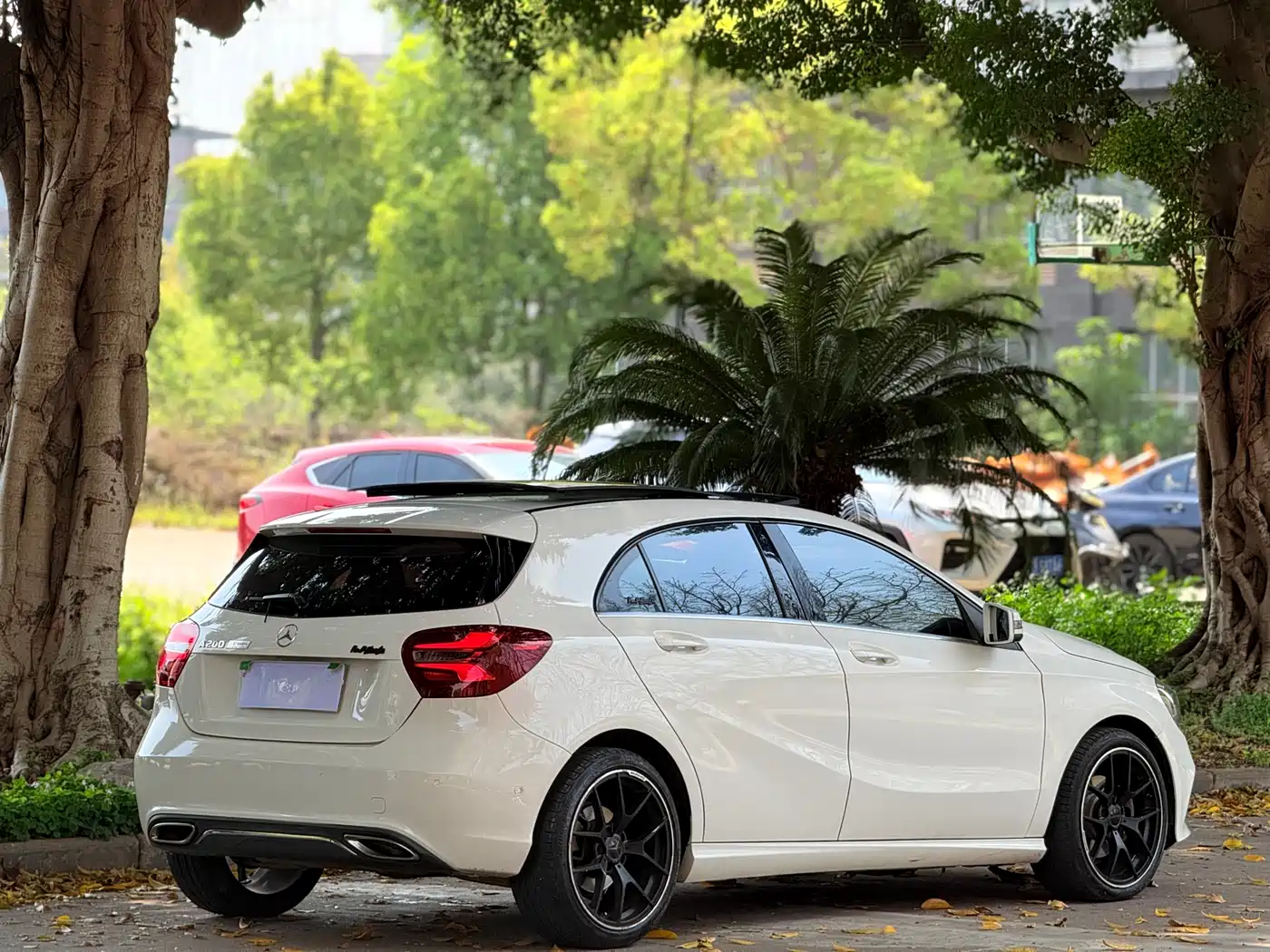 Mercedes-Benz A-Class (Import) 2017 A 200 Fashion Edition фото 7
