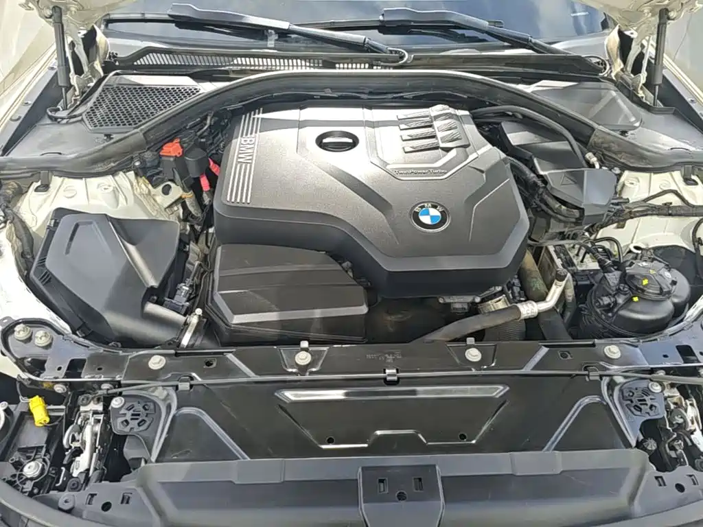 Photo 25 - BMW 3 Series