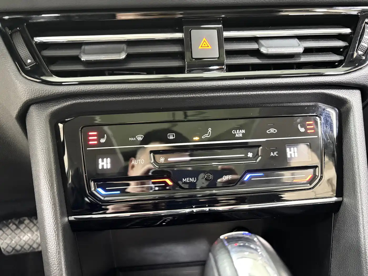 Volkswagen Tharu 2022 280TSI FWD Luxury Edition фото 17