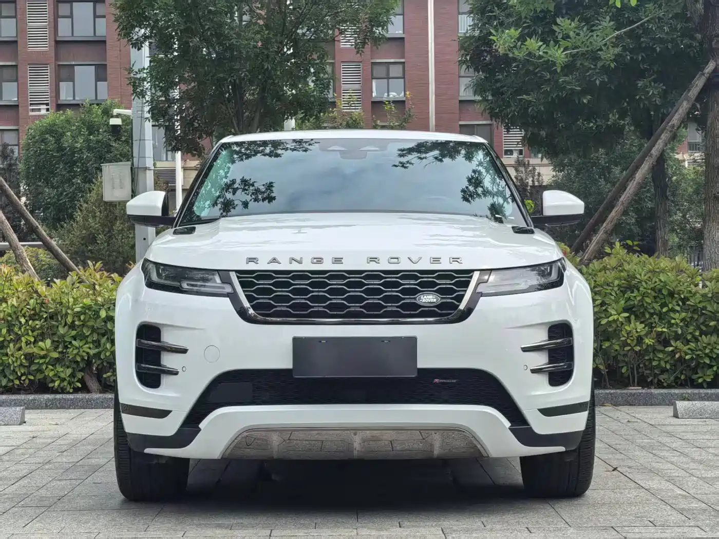 Land Rover Range Rover Evoque 2023 Range Rover Evoque L 249PS Luxury Edition фото 3