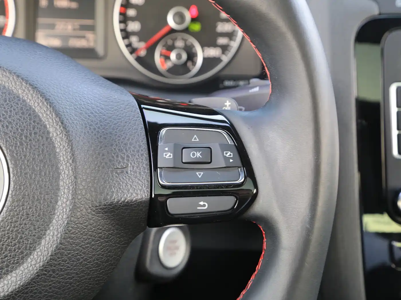 Volkswagen Scirocco 2013 2.0TSI GTS фото 11