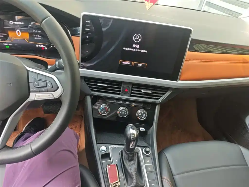 Volkswagen Bora 2025 Facelift 200TSI DSG Navigation Edition фото 13