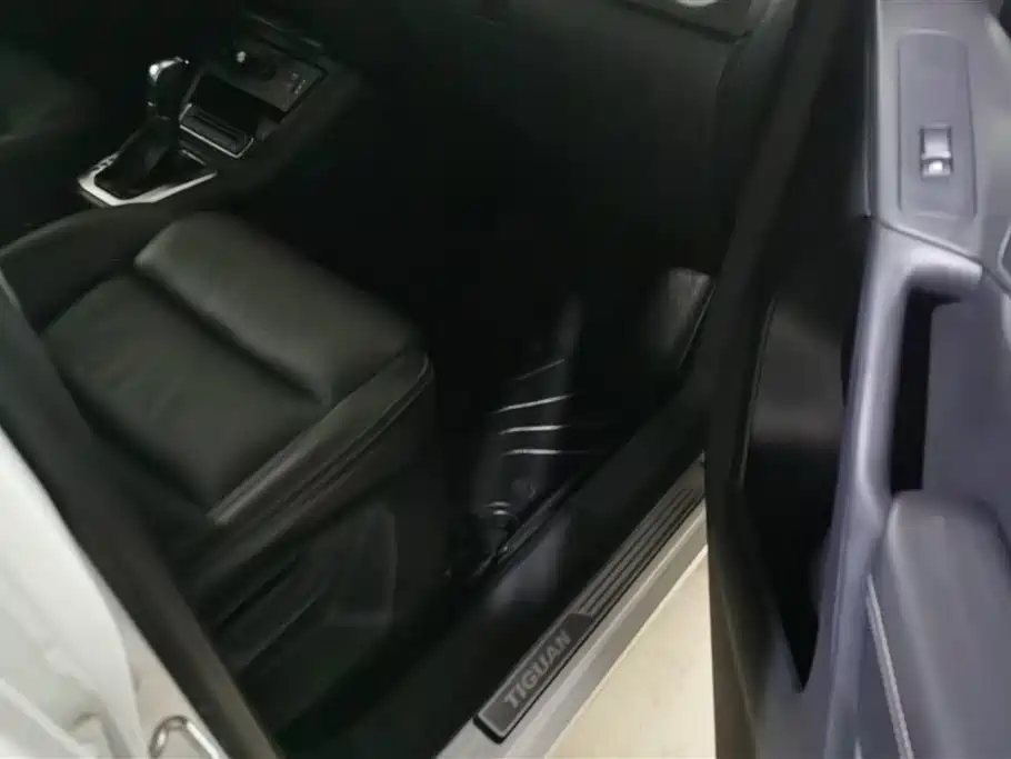 Volkswagen Tiguan 2016 280TSI Automatic 2WD Silk Road Comfort фото 8