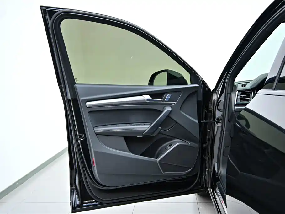Audi Q5L 2023 40T Luxury Dynamic фото 19