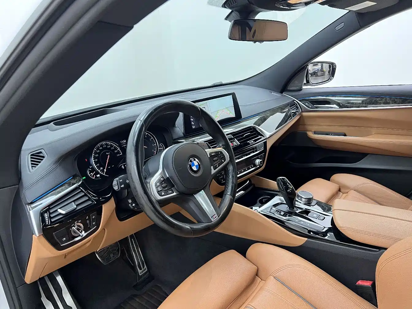 BMW 6 Series GT 2018 630i M Sport Package фото 10