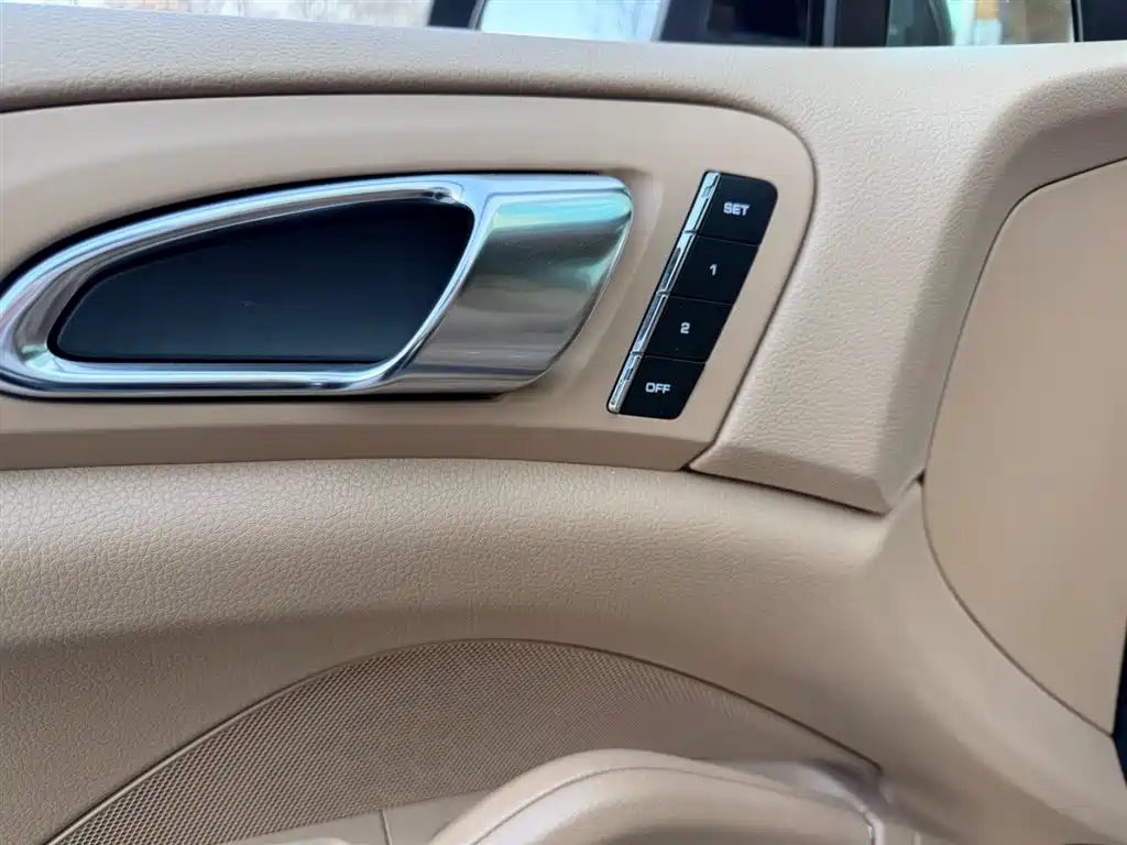 Porsche Cayenne 2011 Cayenne 3.0T фото 10