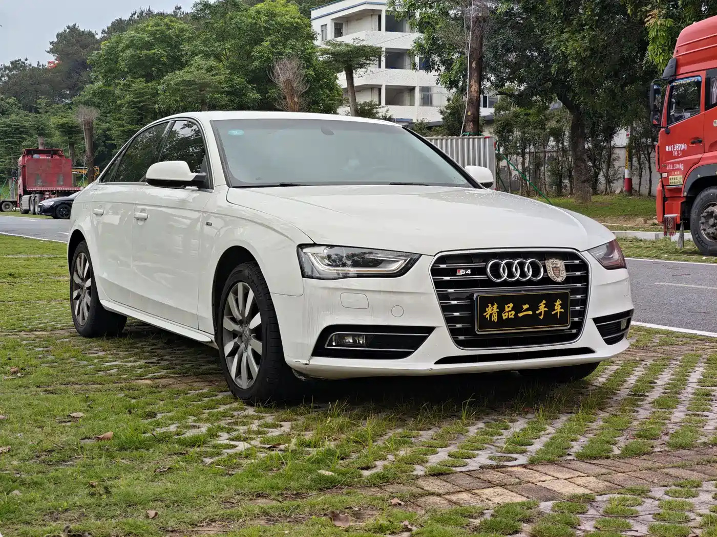 Audi A4L 2013 35 TFSI Automatic Standard фото 4