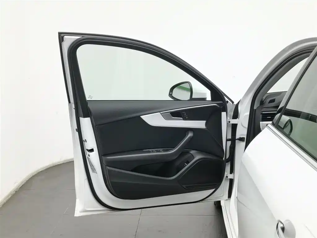 Audi A4L 2020 40 TFSI Fashion Dynamic Edition фото 8