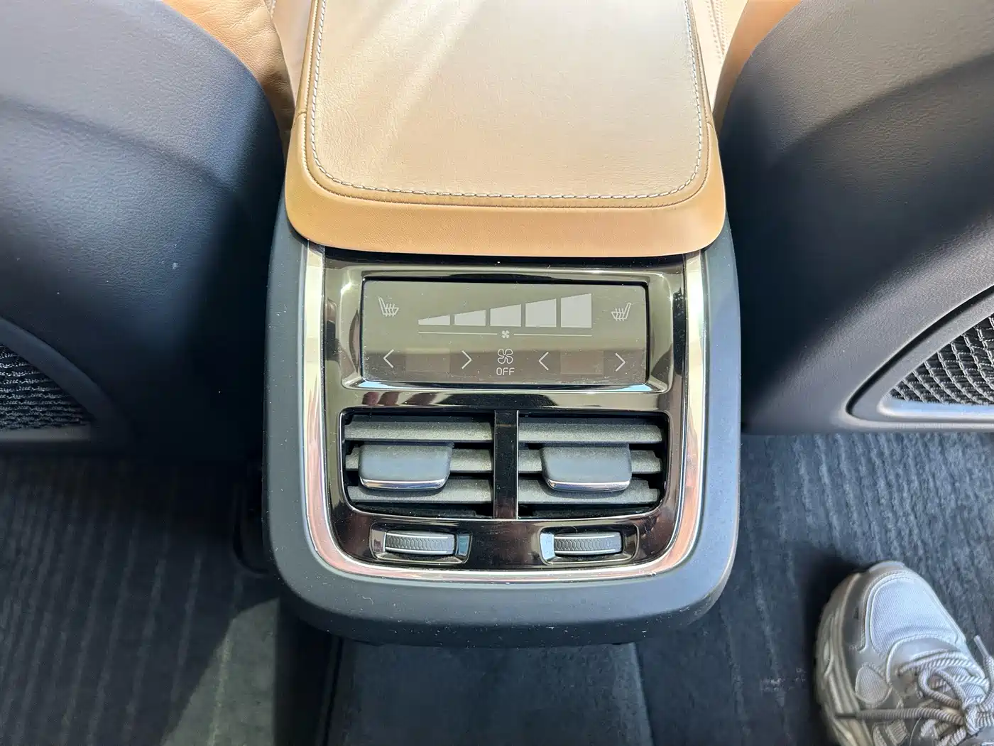 Photo 20 - Volvo XC90