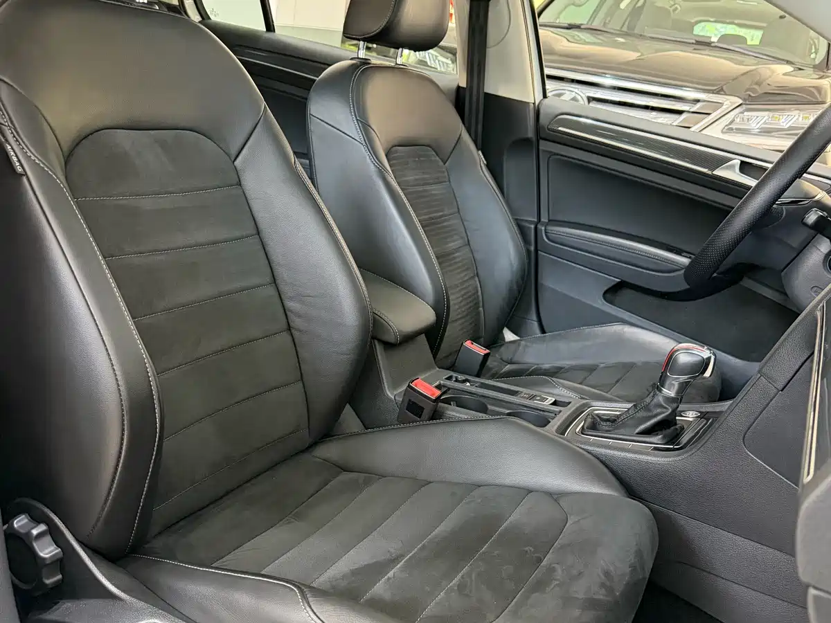 Volkswagen Golf 2018 230TSI Automatic Luxury фото 8