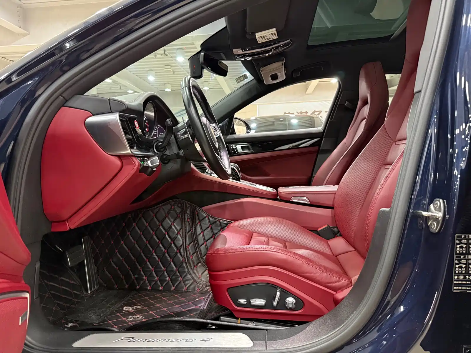 Photo 13 - Porsche Panamera New Energy