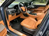 Фото 16 - Lincoln Aviator