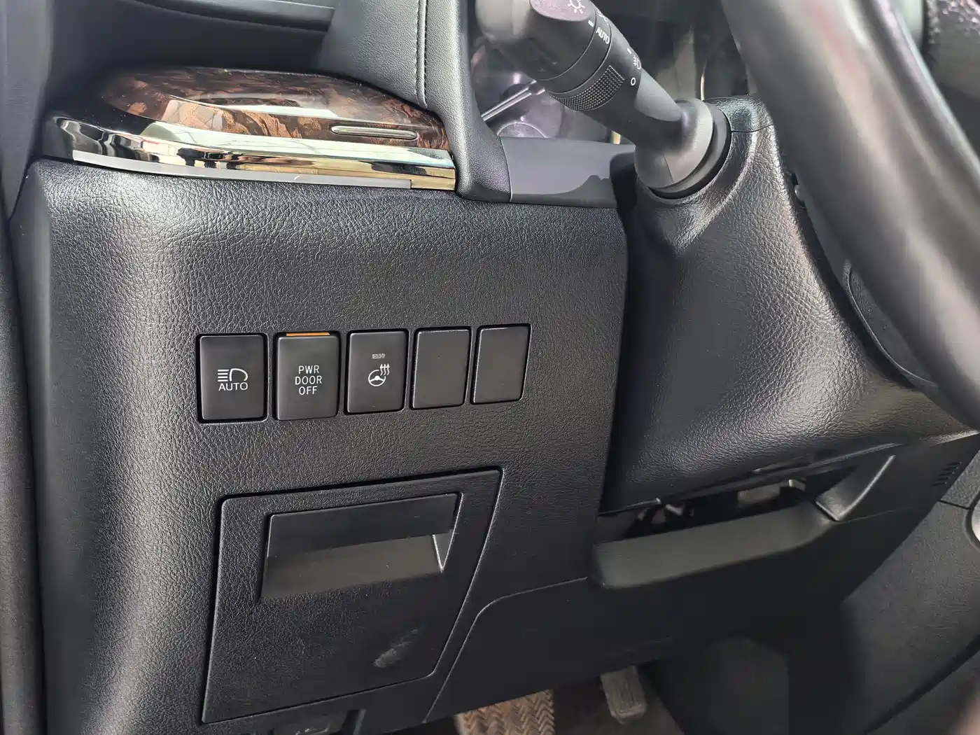Toyota Alphard 2021 Hybrid 2.5L Luxury фото 6