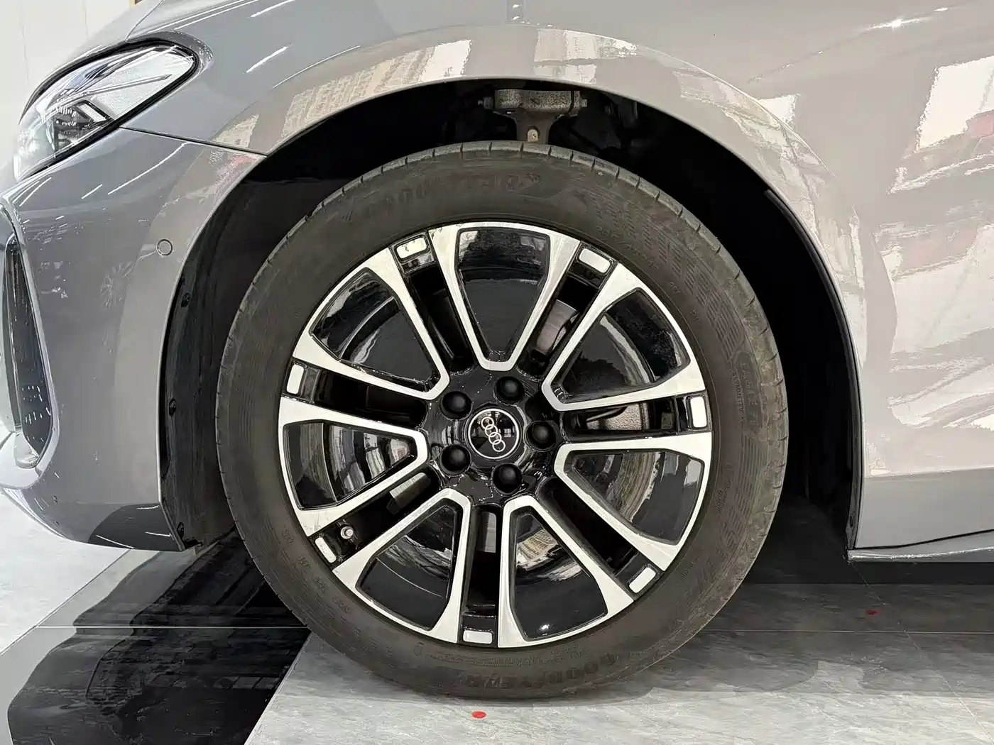 Audi A5L Sportback 2025 Model 2.0T Luxury фото 5