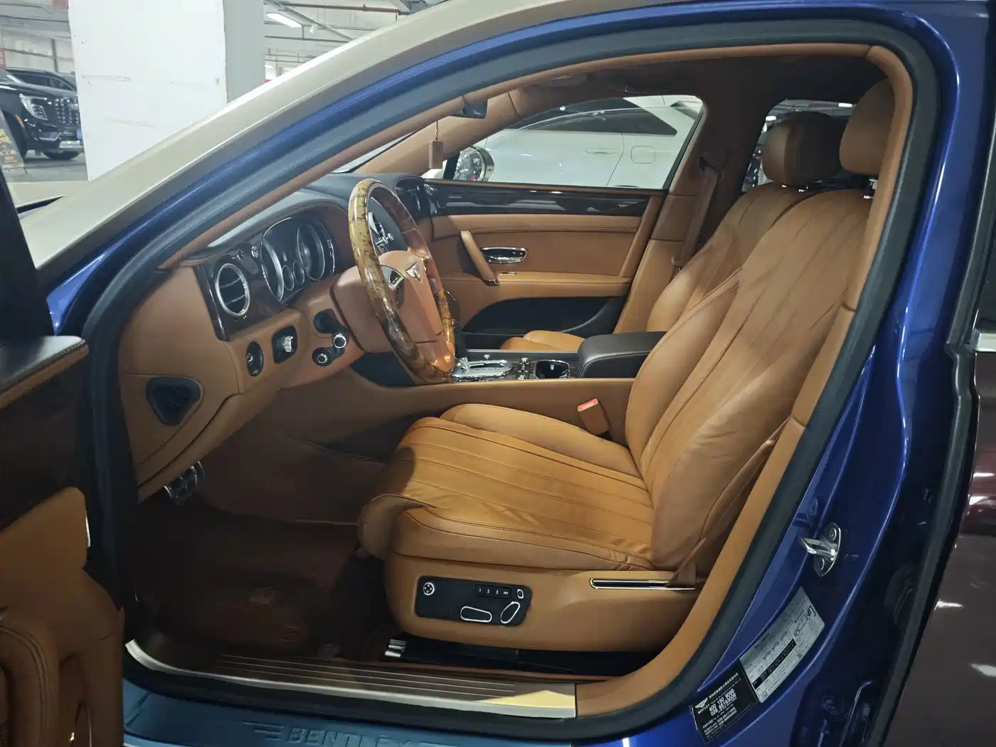 صورة 12 - Bentley Flying Spur
