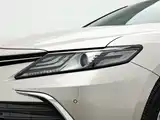 Фото 10 - Toyota Camry