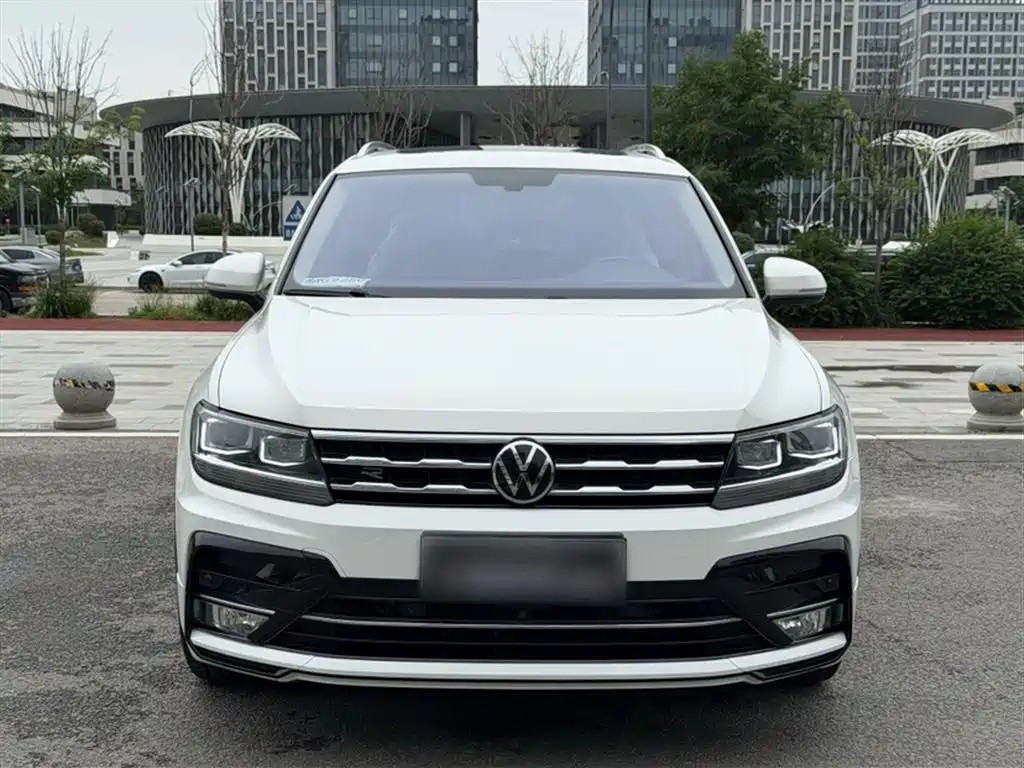 Volkswagen Tiguan L 2021 330TSI Automatic 2WD R-Line Premium фото 7