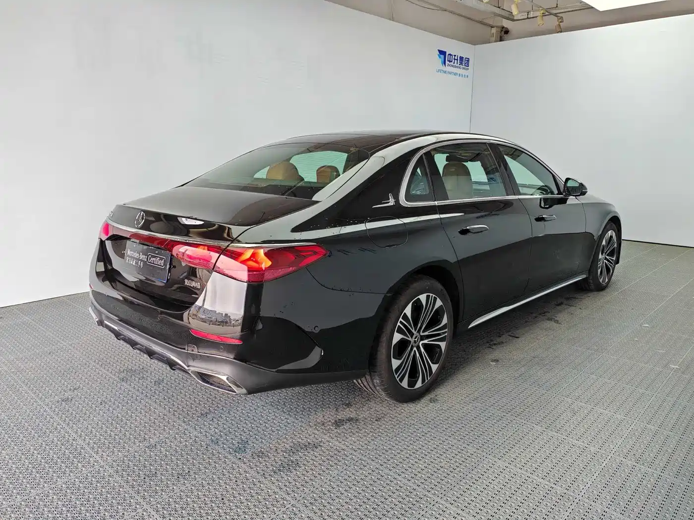 Mercedes-Benz E-Class 2024 E 300 L Fashion Sport фото 6