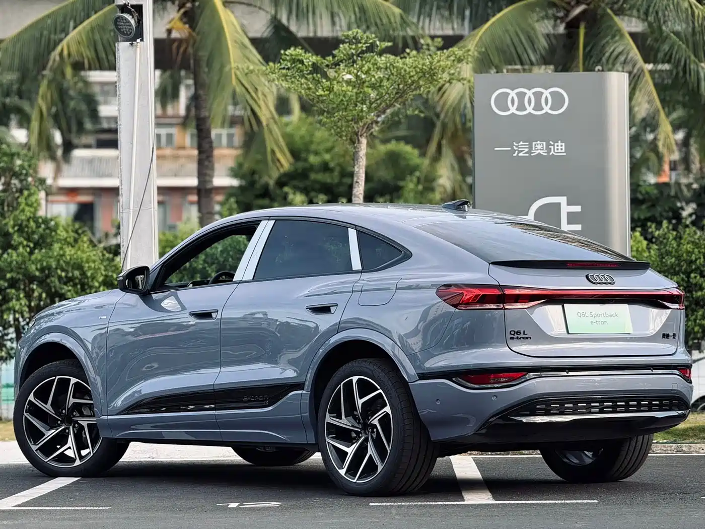 Audi Q6L Sportback e-tron, миниатюра 12