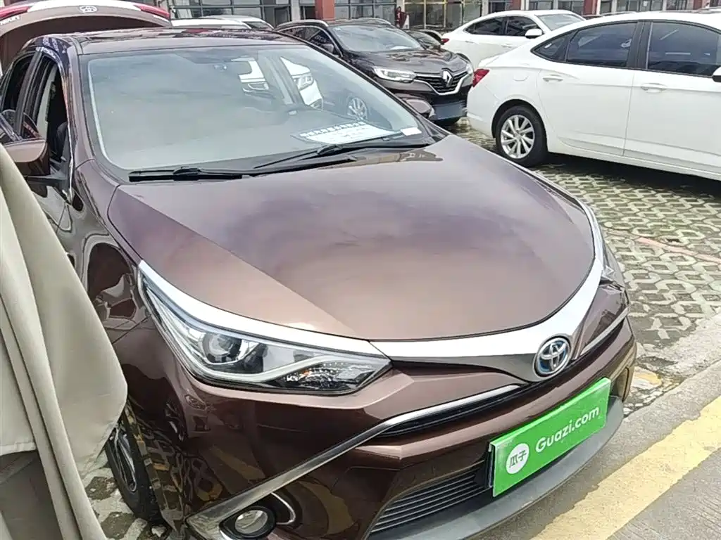 Toyota Levin 2016 Hybrid 1.8H GS E-CVT Elite Sunroof фото 4