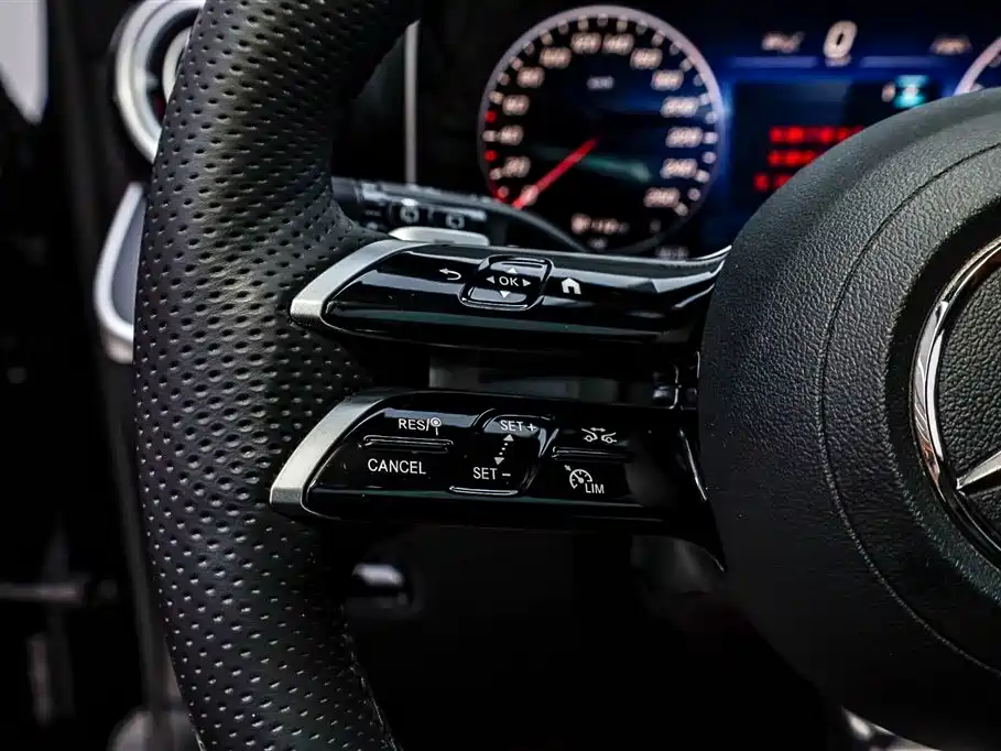 MERCEDES-BENZ GLC