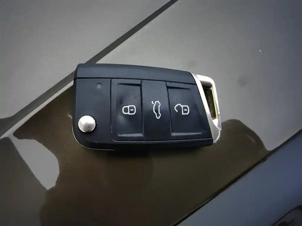 Volkswagen Tiguan L 2017 330TSI Automatic 2WD Comfort Edition фото 19