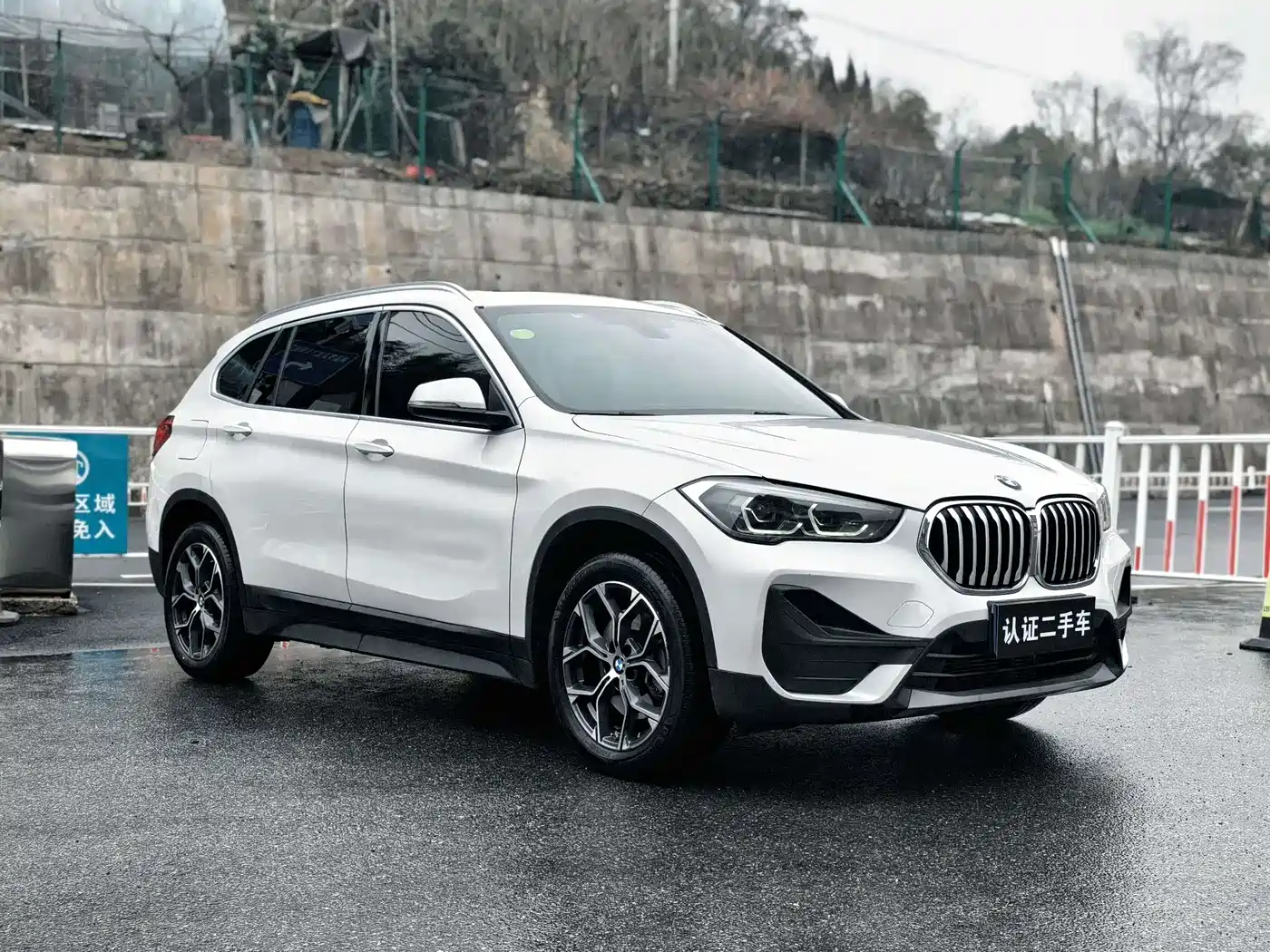 BMW X1 2021 sDrive25Li Leading фото 3