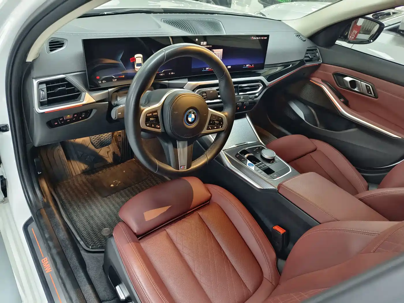 BMW i3 2023 eDrive 40 L Shadowline Package фото 9