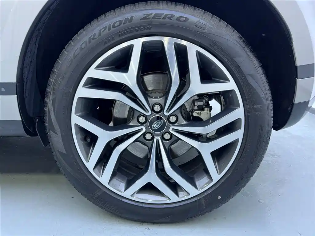 Land Rover Range Rover Evoque 2023 Range Rover Evoque L 249PS Luxury Edition фото 22