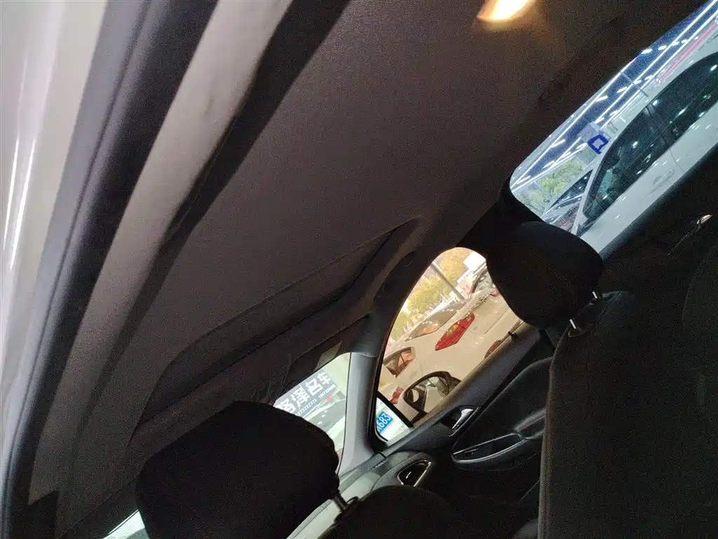 Chevrolet Cruze 2017 1.5L Automatic Pioneer Sunroof фото 18