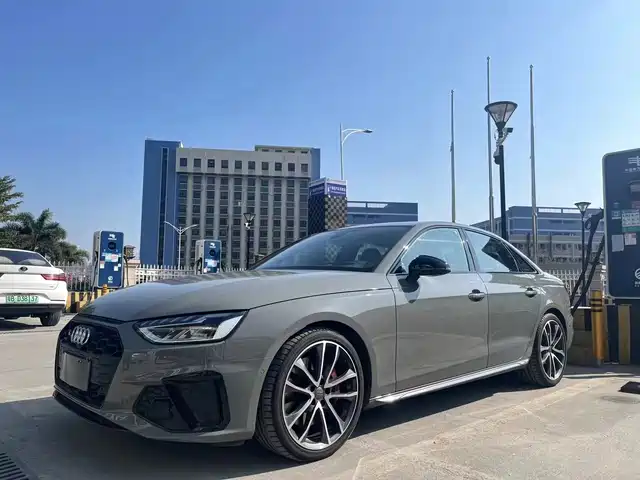 AUDI S4
