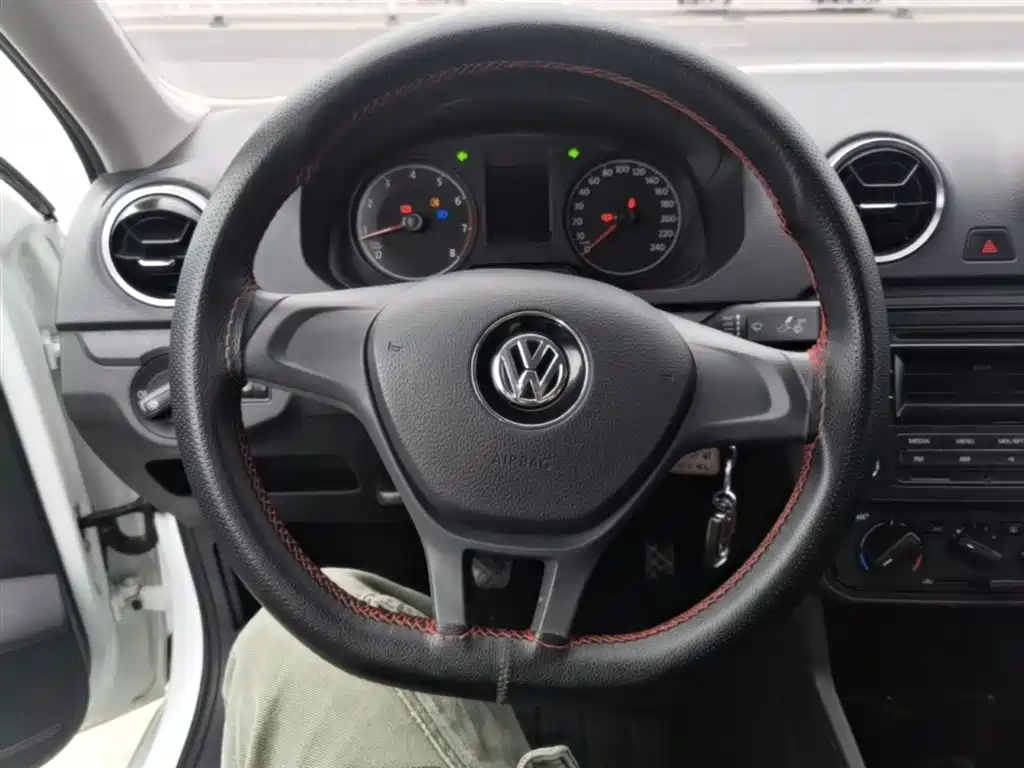 Volkswagen Jetta 2019 Dream Edition 1.5L Manual Fashion фото 11