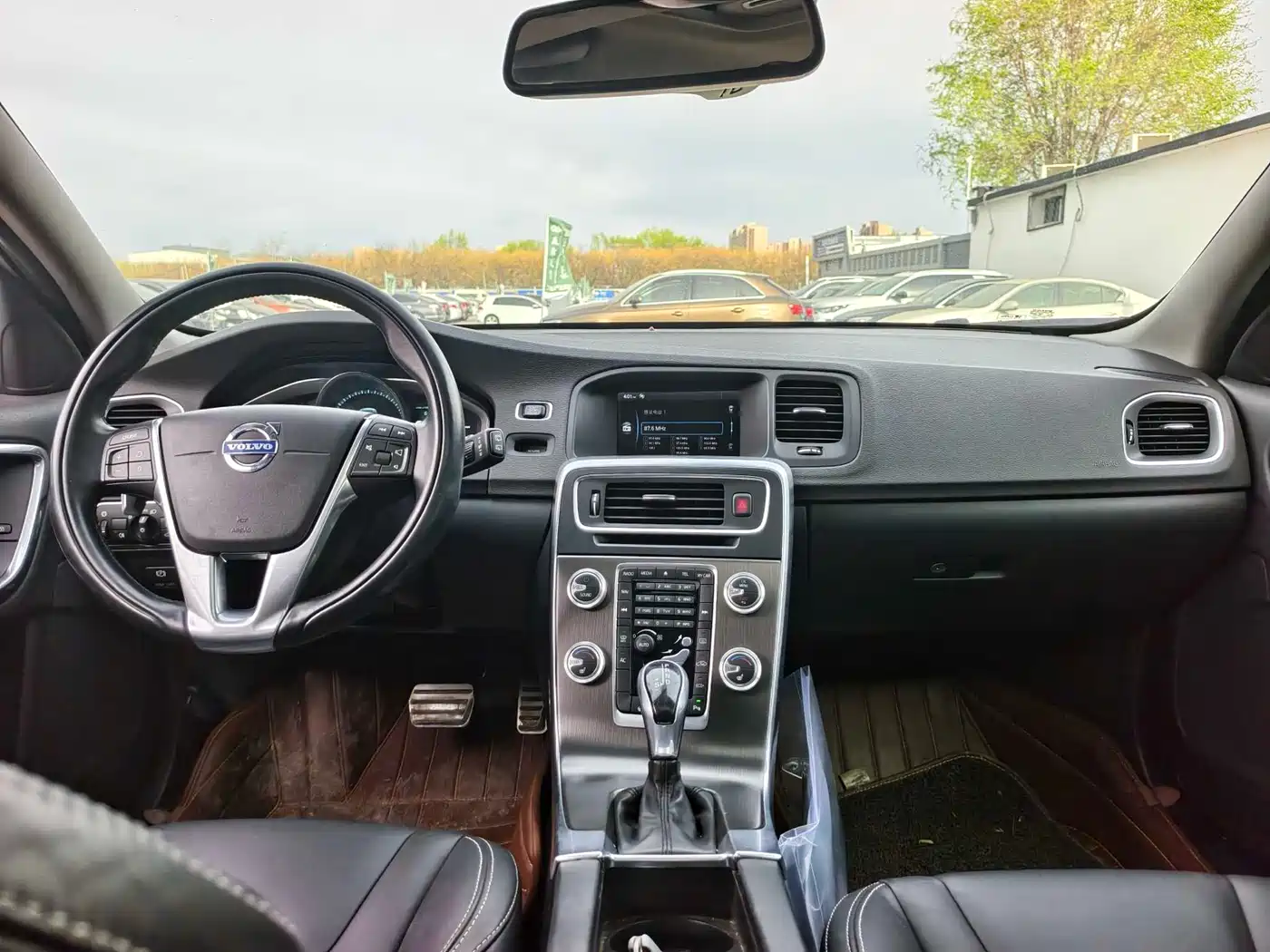Фото 12 - Volvo V60