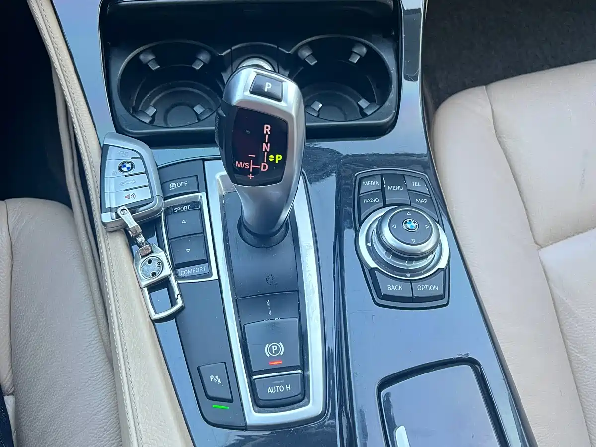 BMW 5 Series 2013 520Li Elegance фото 30