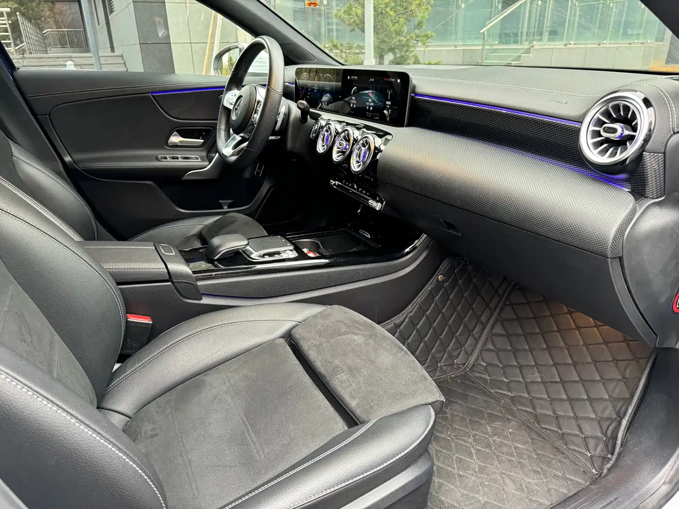 Mercedes-Benz A-Class 2020 A 200 L фото 13