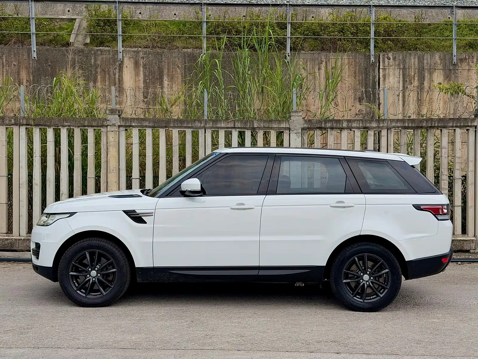 Photo 10 - Land Rover Range Rover Sport