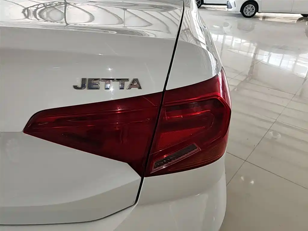 Volkswagen Jetta 2017 1.4L Manual Fashion фото 8