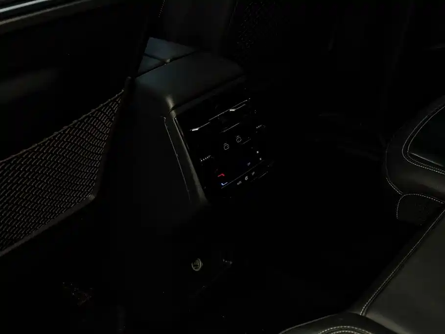 Audi Q6 2024 40 TFSI quattro Cloud View Yulin Package 7-seater фото 11