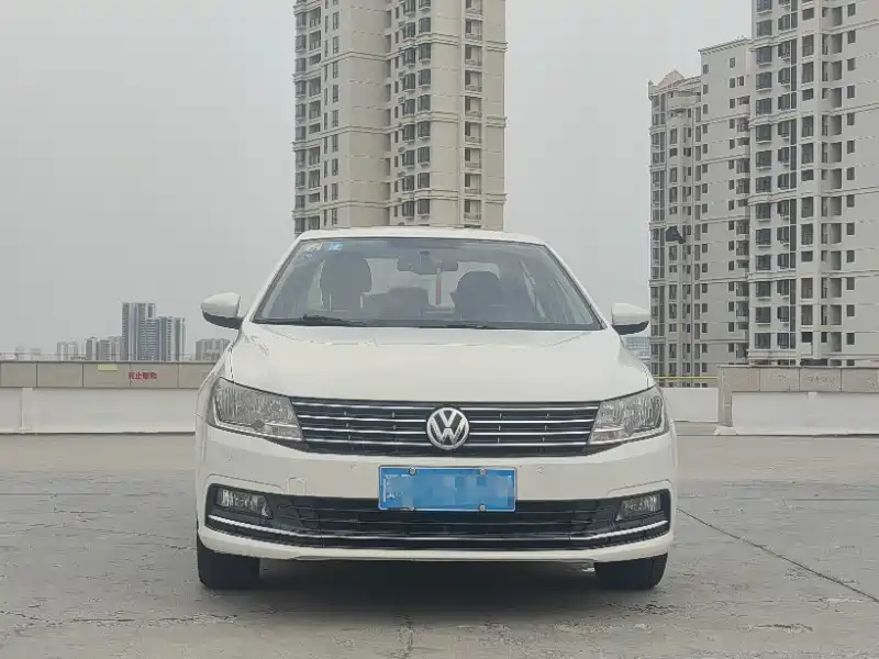 Volkswagen Lavida 2015 230TSI DSG Comfort Edition фото 2