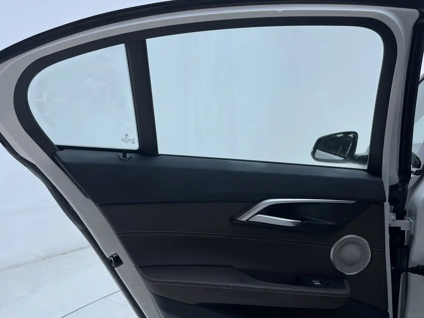 BMW 1 Series 2023 120i M Sport Shadow Edition фото 29
