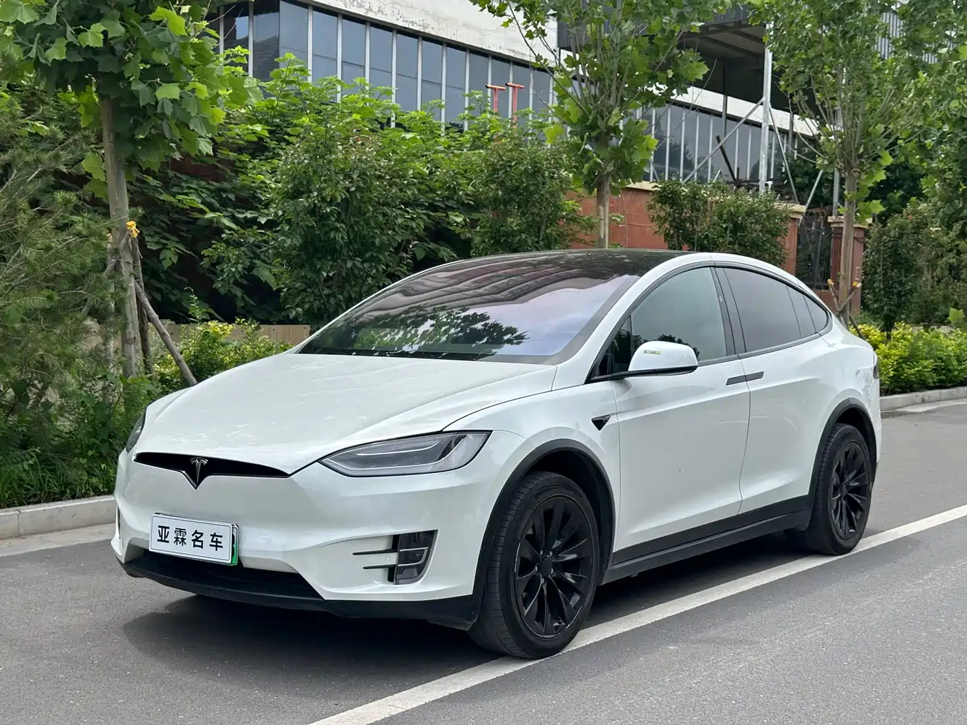 TESLA MODEL X