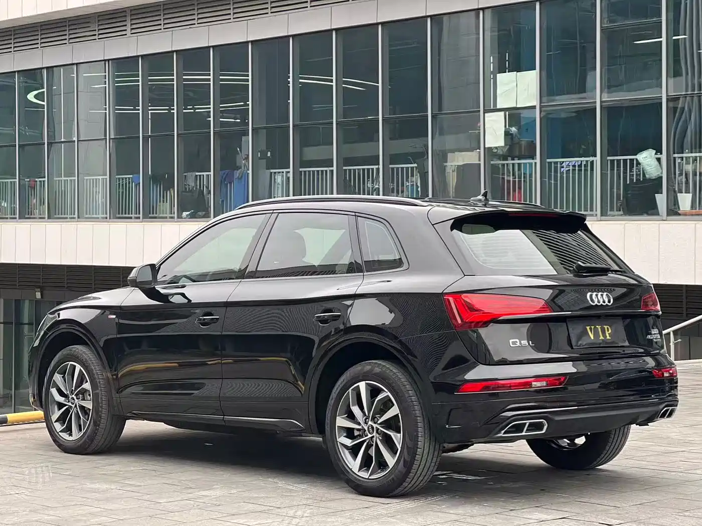 Audi Q5L 2023 40T Luxury Dynamic фото 8