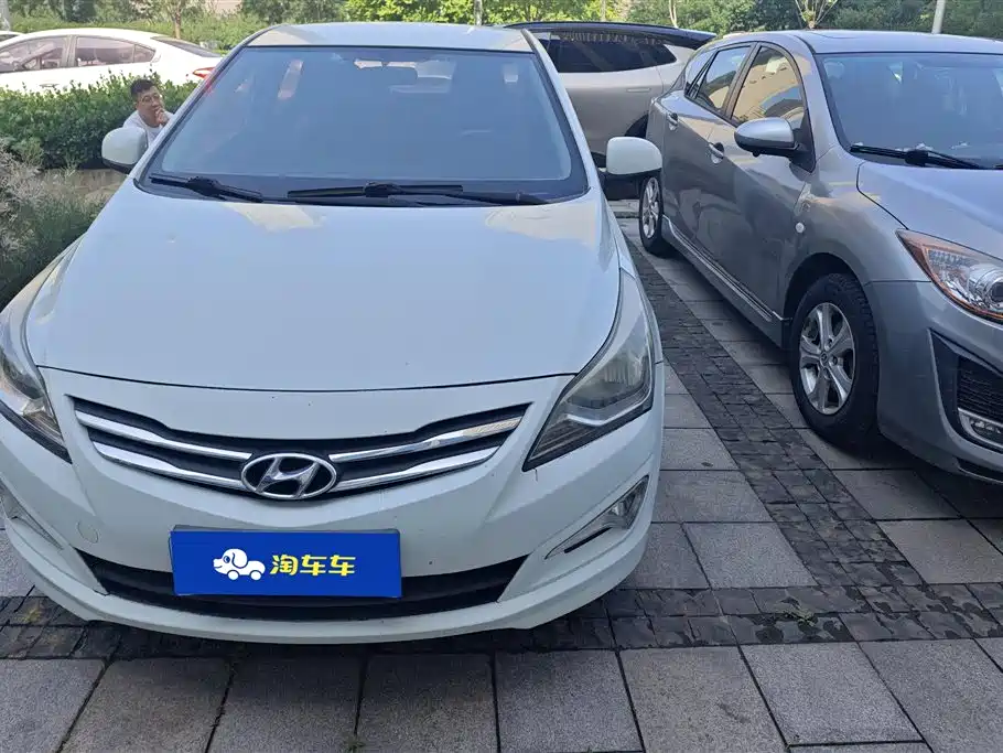Hyundai Verna 2014 1.4L Manual Smart GLS фото 2