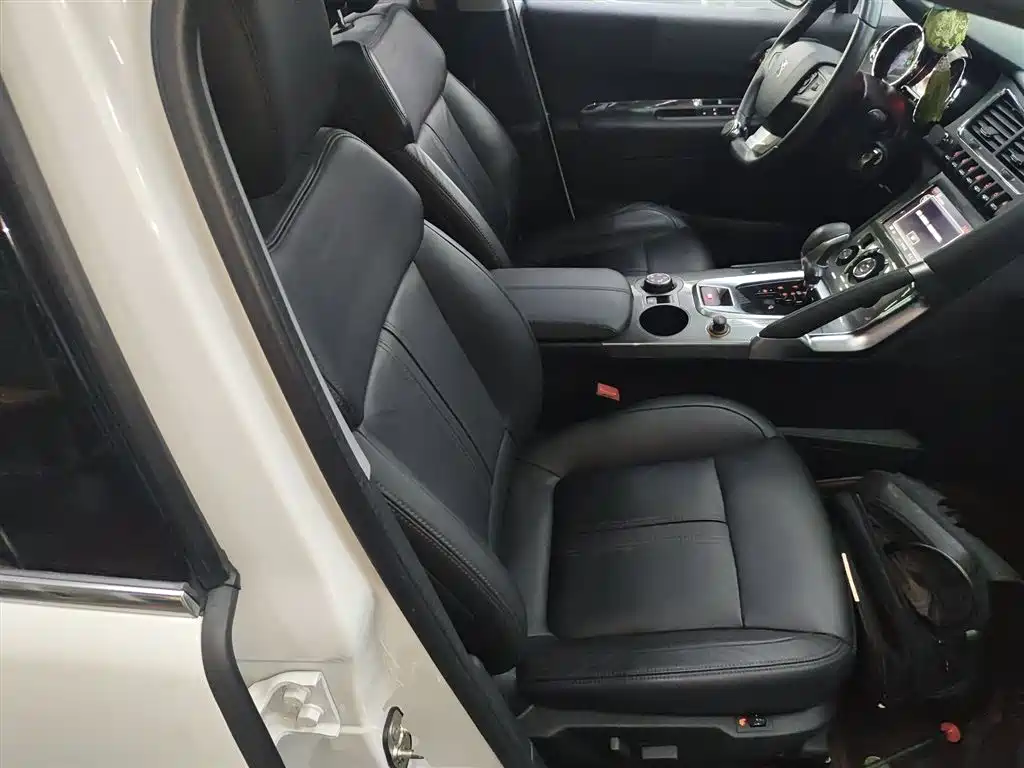 Peugeot 3008 2016 1.6THP Automatic Premium Edition фото 17