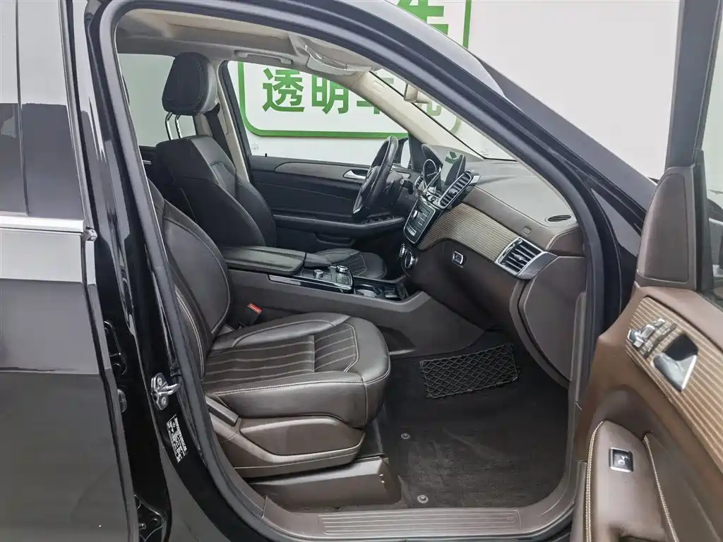 Mercedes-Benz GLE 2019 GLE 400 4MATIC Collector's Edition (Special Configuration) фото 23