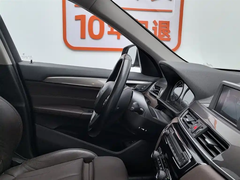 BMW X1 2018 sDrive18Li Premium Model фото 22
