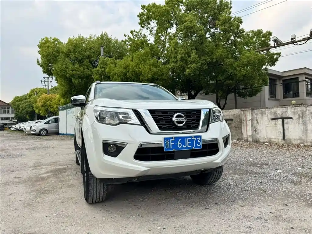 Nissan Terra 2020 2.5L XE Manual 2WD Elite Edition фото 16