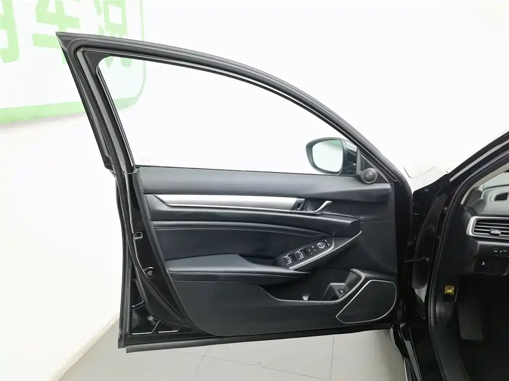 Honda Accord 2022 260TURBO Luxury Edition фото 8